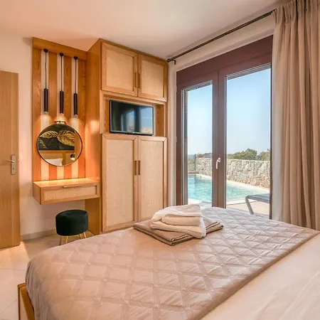 Sia Pool House *