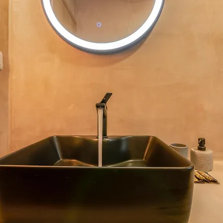 Sia Pool House *